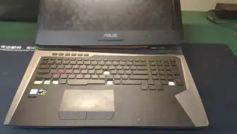 超大笔记本电脑ROG玩家国度GFX72拆解以及风扇清洁