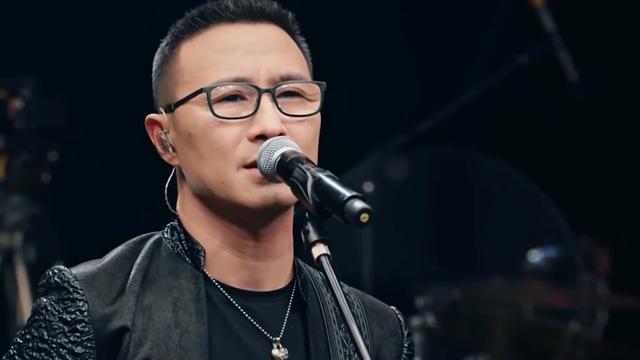 汪峰重编经典老歌《谢谢》,果然音乐才是贴近灵魂的港湾