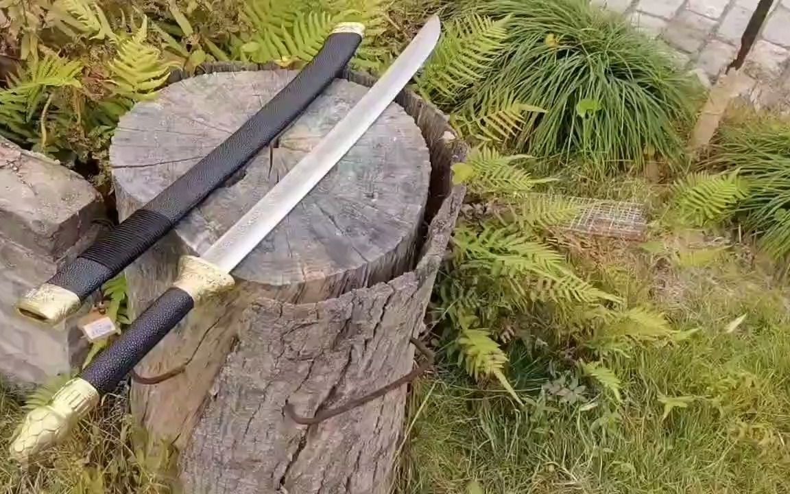 一柄绣冬卷起千层雪 ▏绣冬刀 ▏雪中悍刀行