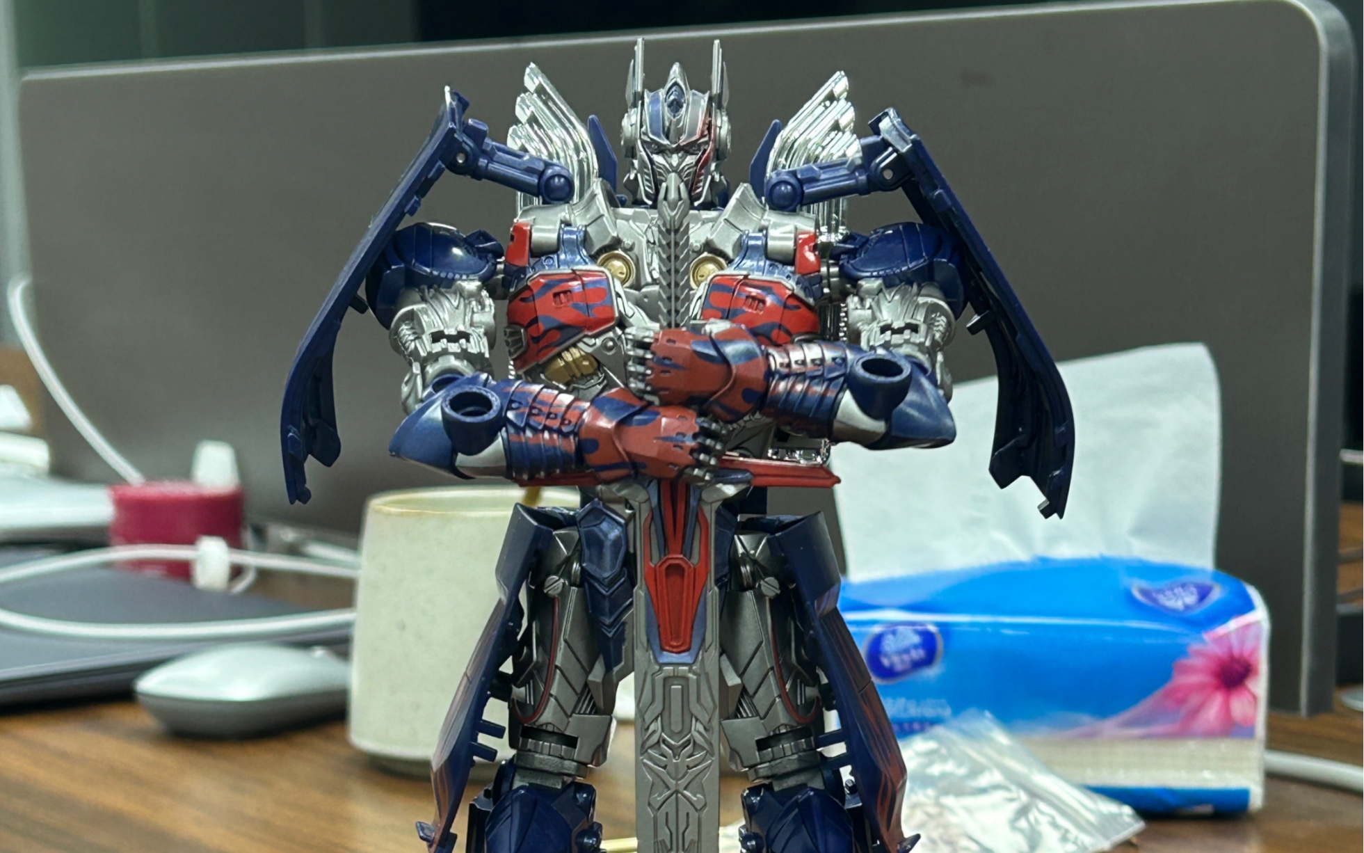 mb20变形金刚5黑暗骑士柱