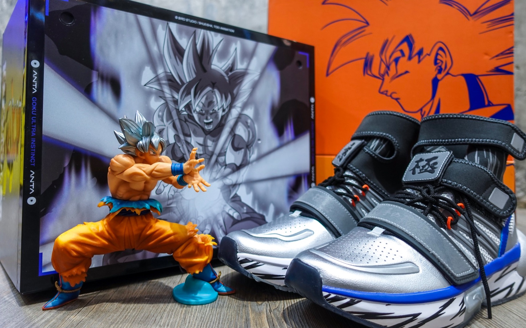 【安踏和《龙珠超》联名】悟空宇宙生存篇最强形态自在极意功配色!