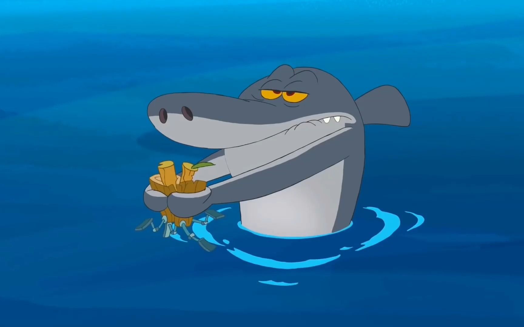 小黑沙滩上玩着手机 大鲨鱼却来威胁他 这是怎么回事呢