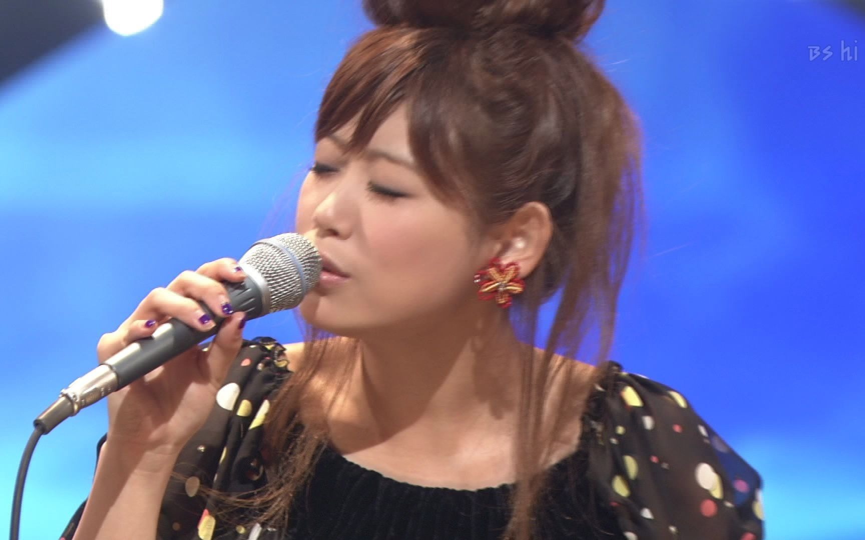 [图][HDTV]絢香 - 手をつなごう(第54回 SONGS 080709)