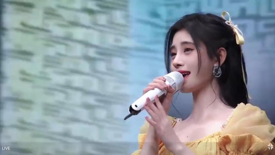 鞠婧祎--青春舞曲 爱未央-2021-10-21 07:45:30_哔哩哔哩_bilibili