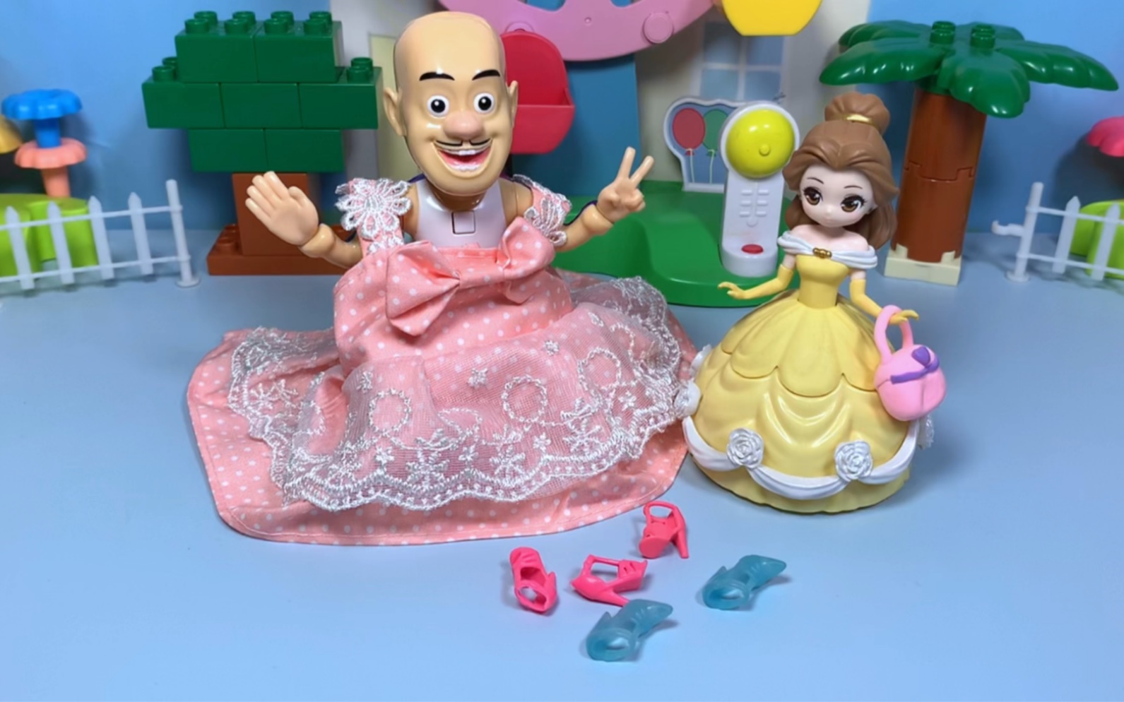 玩具故事-光头强穿裙子