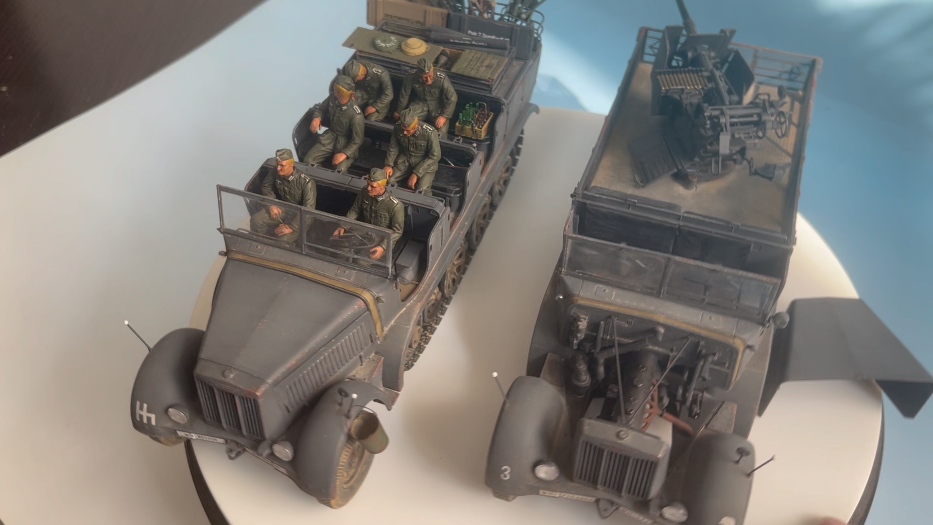 [图]1/35 二战Sd.Kfz7型8吨半履带运输车和对空炮车