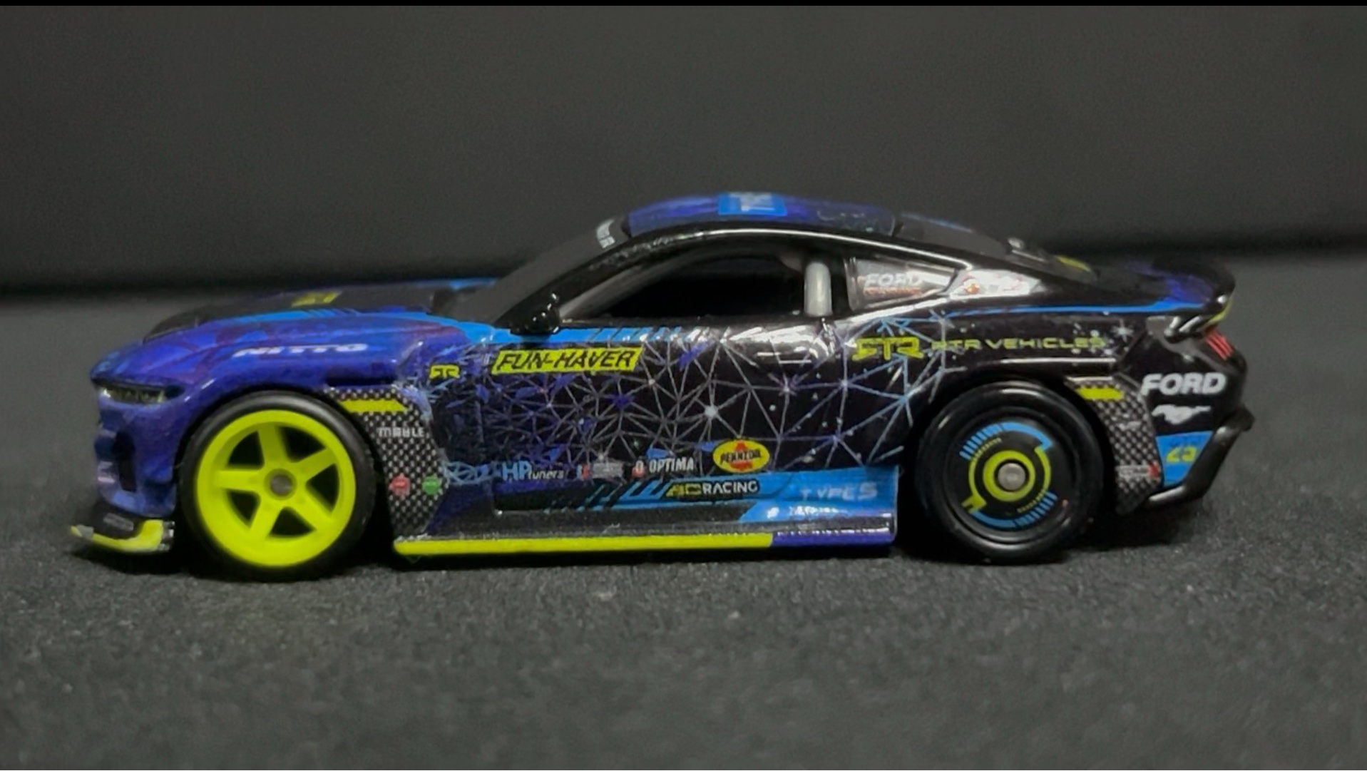 漂移之王!风火轮赛道传奇福特野马rtr