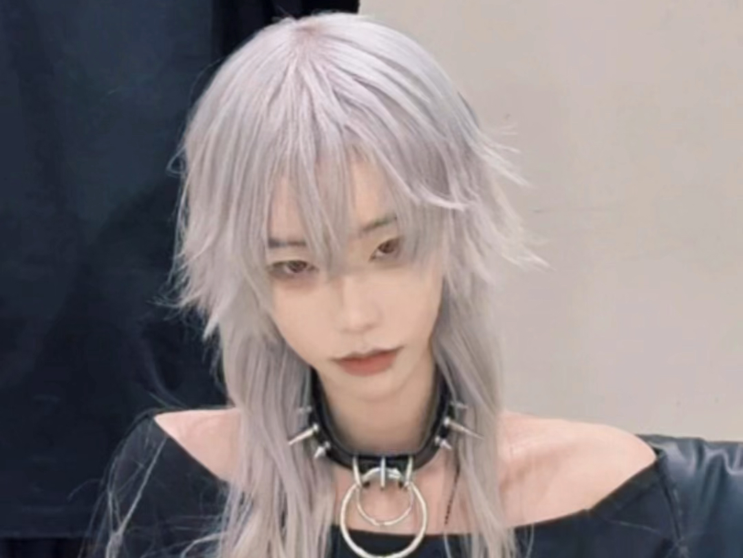 斩男又斩女的狼尾鲻鱼头漫画感白金色