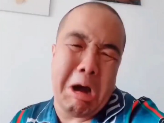 刀哥你咋不屎呢?