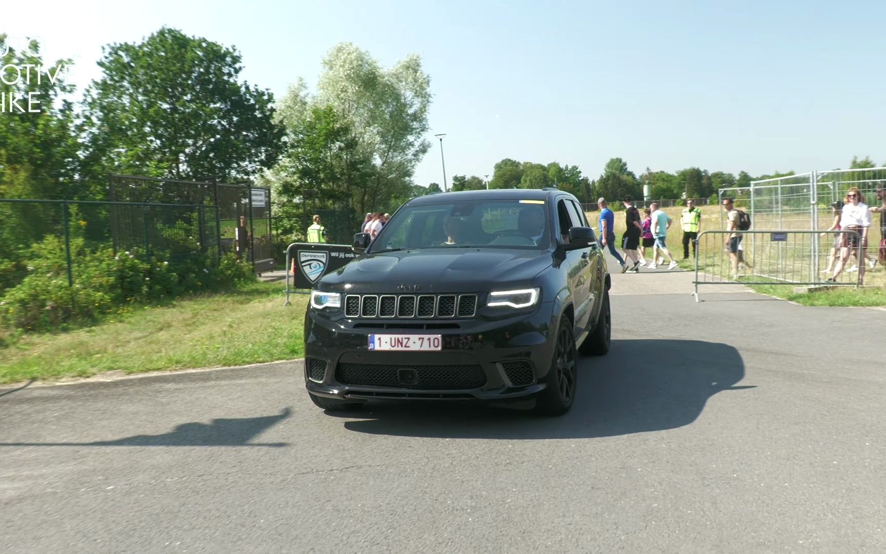 1000hp 吉普 大切诺基 trackhawk 改装 meisterschaft排气 vs 保时捷