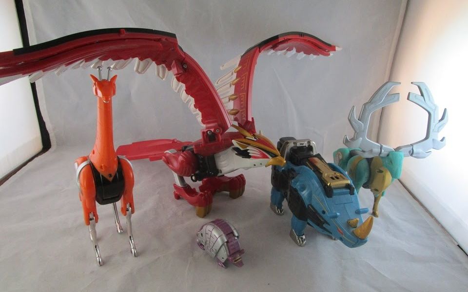 百兽战队呀吠猎鹰伊卡洛斯合体