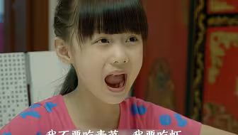 为了养成女儿不挑食的好习惯，妈妈竟让她每天都吃十斤青菜！