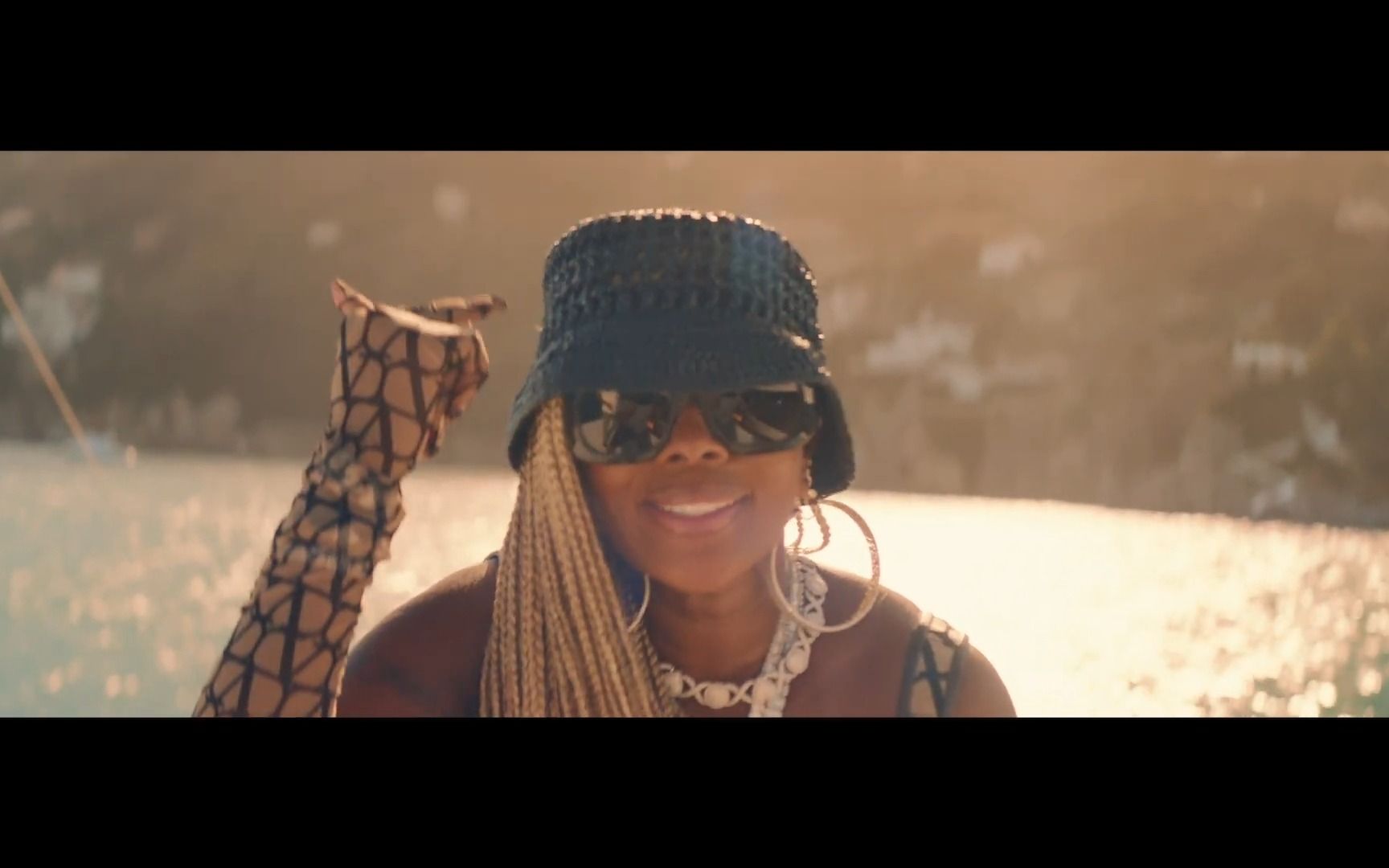 [图]Mary J. Blige《Still Believe in Love》(feat. Vado) [Official Video]1080P