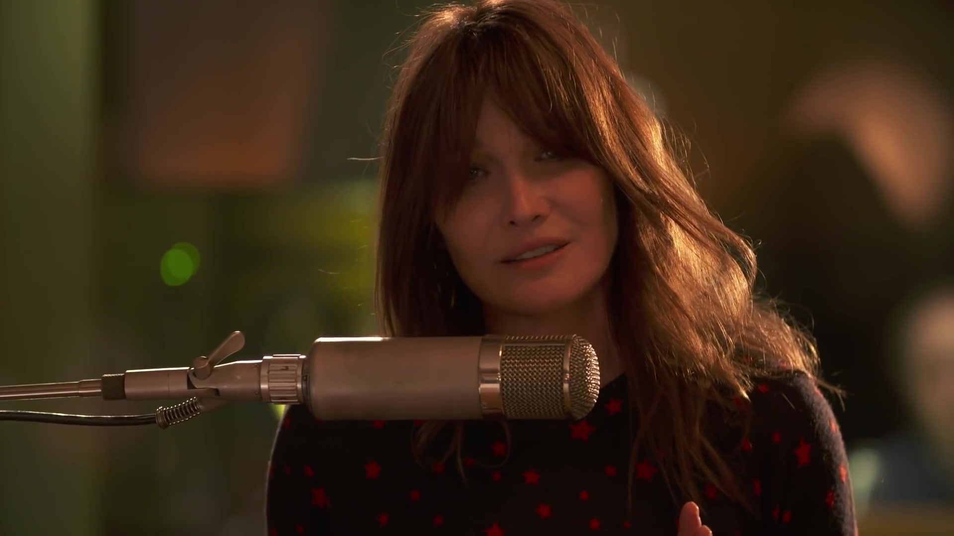 [图]Carla Bruni - The Winner Takes It All (Live Session)