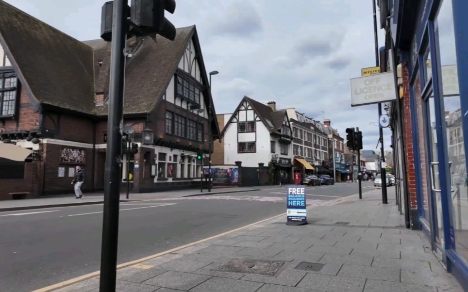 闲逛伦敦南部,这里是大伦敦治安比较差的区域,但街道挺整洁.