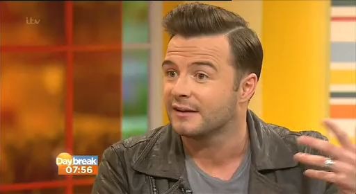 [图]【Shane Filan】接受Daybreak采访并表演Everything To Me