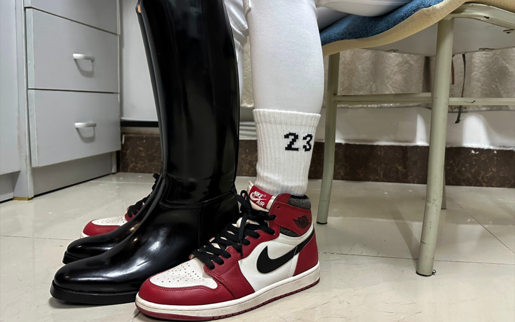 【4k纯享】白手套纯情男大穿马靴