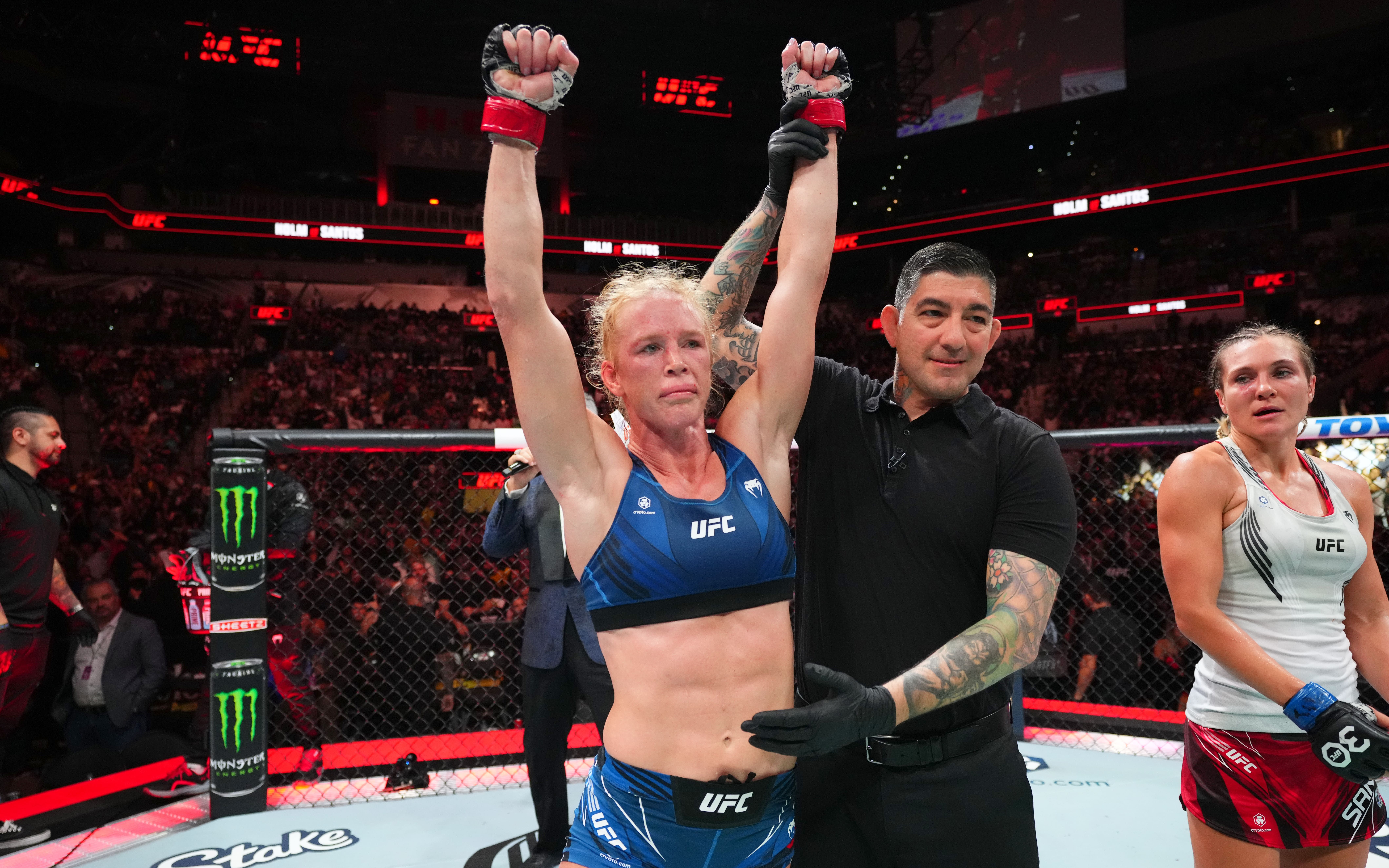 【ufc圣安东尼奥 | 八角笼采访】联合主赛:四十一岁的霍尔姆再获胜利