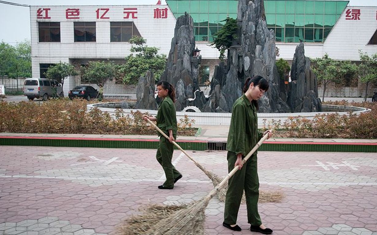 中国最著名的“明星村”,什么都是免费的,都是共产主义生活!哔哩哔哩bilibili