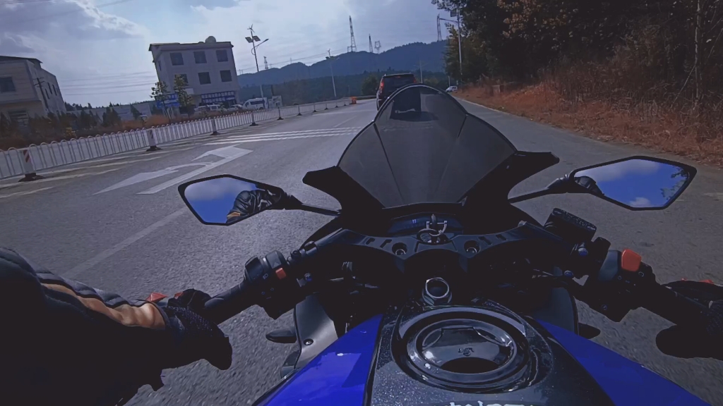 沉浸在骑行里,似乎烦恼暂时被遗忘#飞鹰r25第一视角骑行