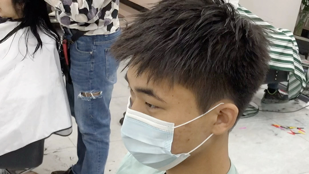 2020年初男土发型推荐,最火摩根烫清爽阳光帅气西安烫发男士流行发型