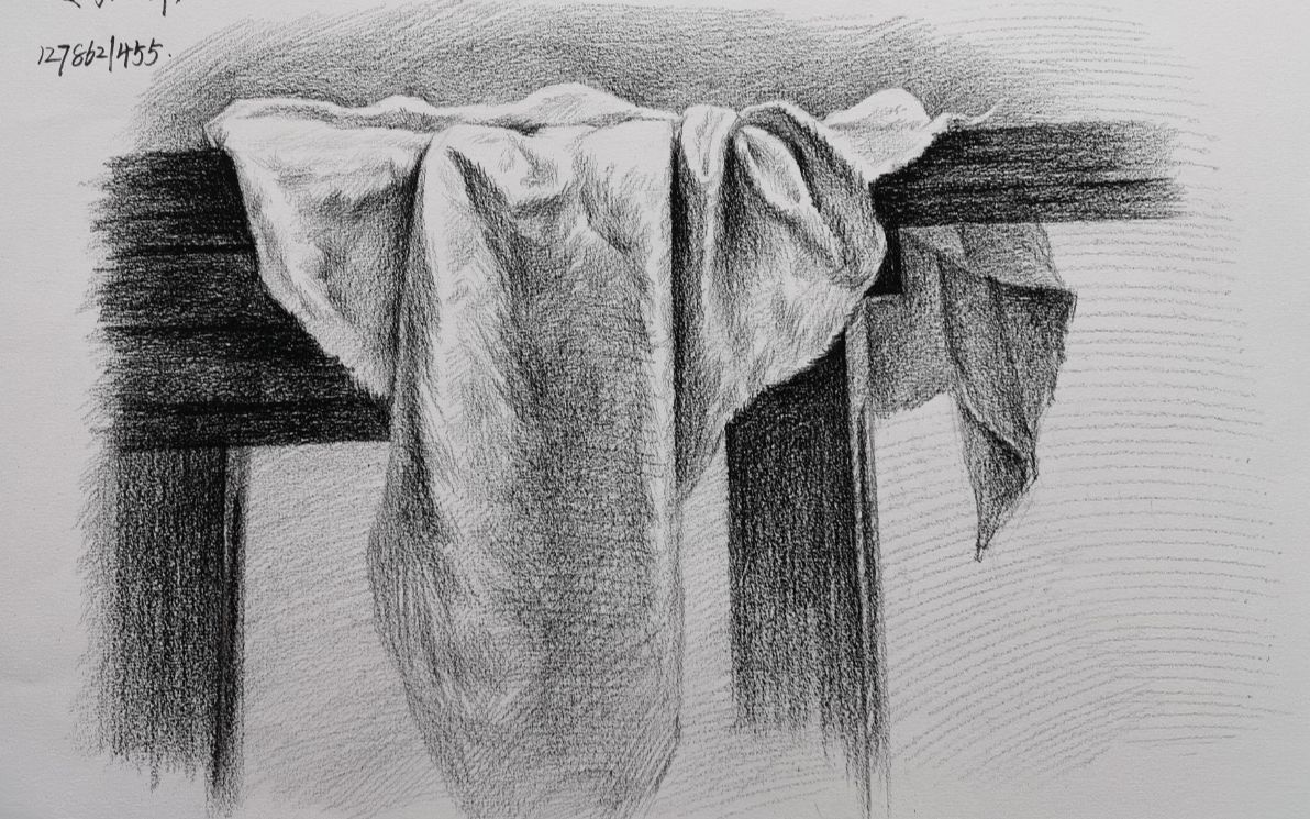 素描入门原来用这样的技巧画衬布会如此简单