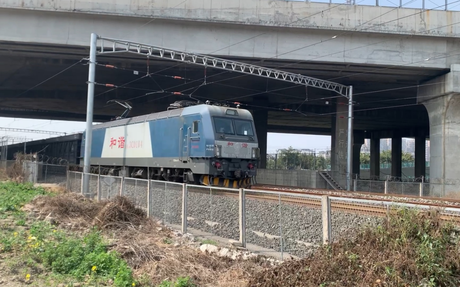 【宝成单线】成局成段hxd3c 0104牵引货列经宝成单线去天回镇站方向