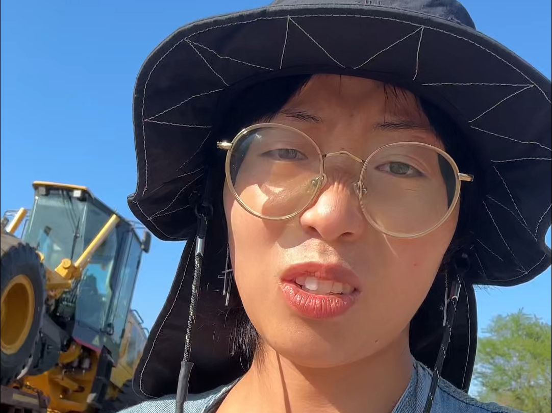 女生穿越非洲,在莫桑比克搭上一辆半挂顺风车