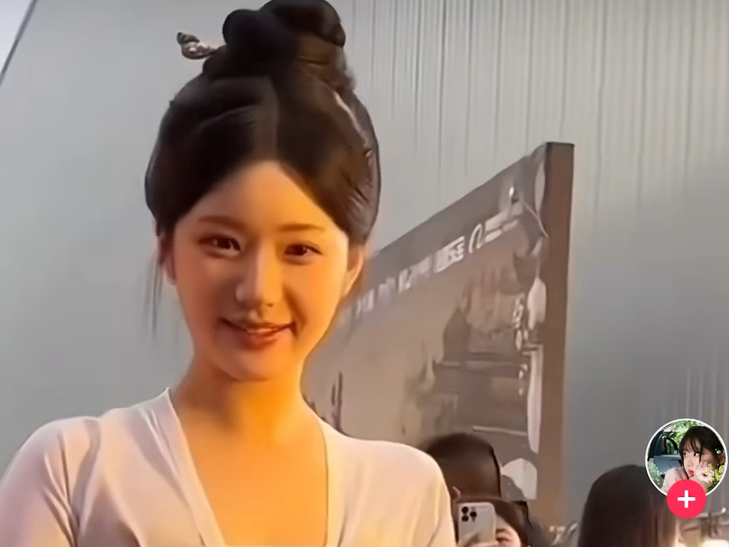 tiktok评论中国粉丝安慰赵露思