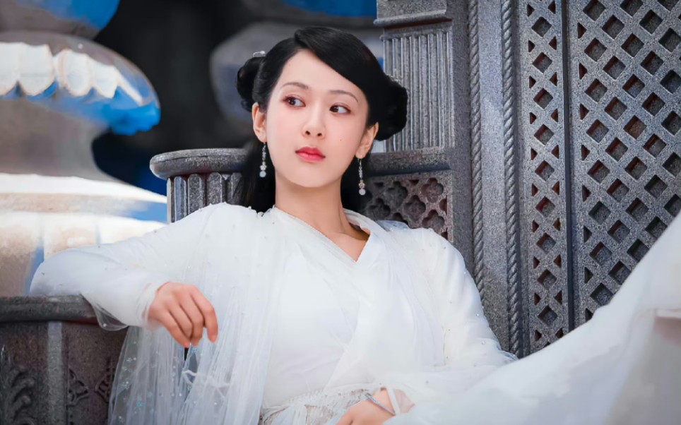 当年的天乩之白蛇传说,里面的白夭夭和紫萱(许宣)太让我伤心了,最近又