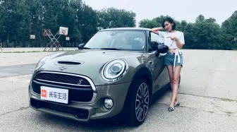 Tải video: 小身材 大个性，试驾2018款MINI COOPER S