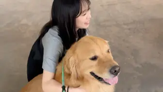 被小姐姐硬控了10秒钟，它一边配合一边悄悄撤退的模样萌坏我了