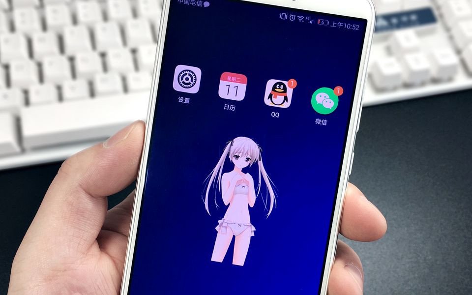 手机桌面设置一个美女电量提醒手机电量越低穿的衣服越少