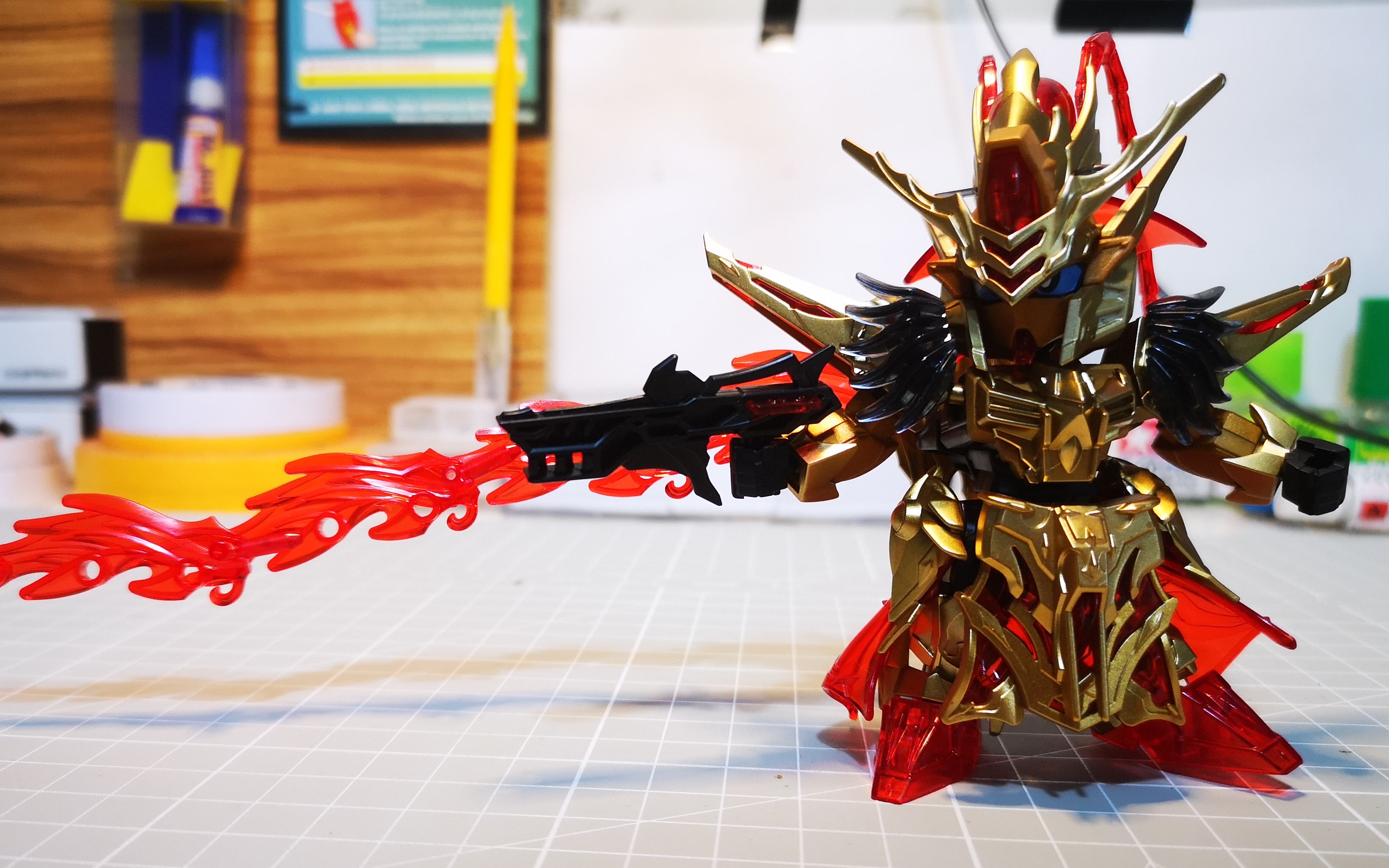 金闪闪的周瑜高达,初次喷涂改色