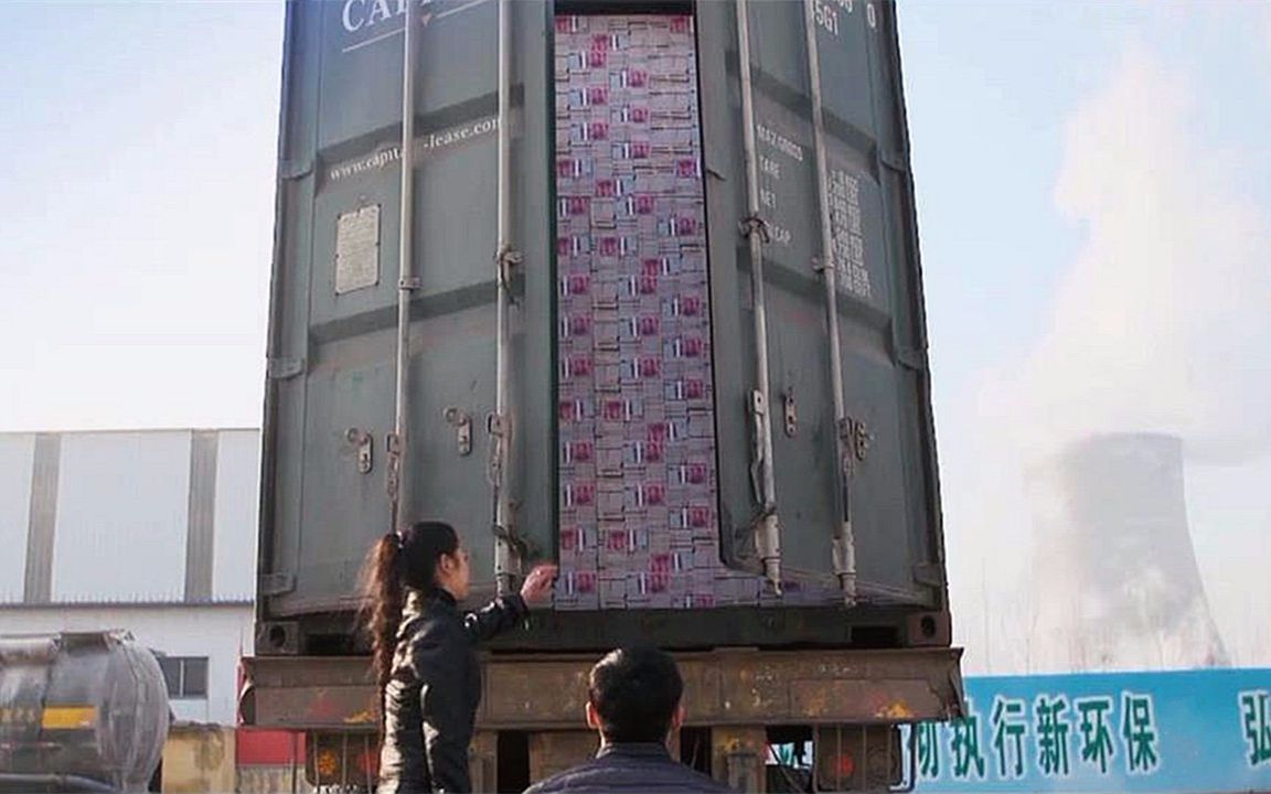 女杀手带着两亿现金装满一卡车钱做嫁妆就为嫁给一个穷小伙