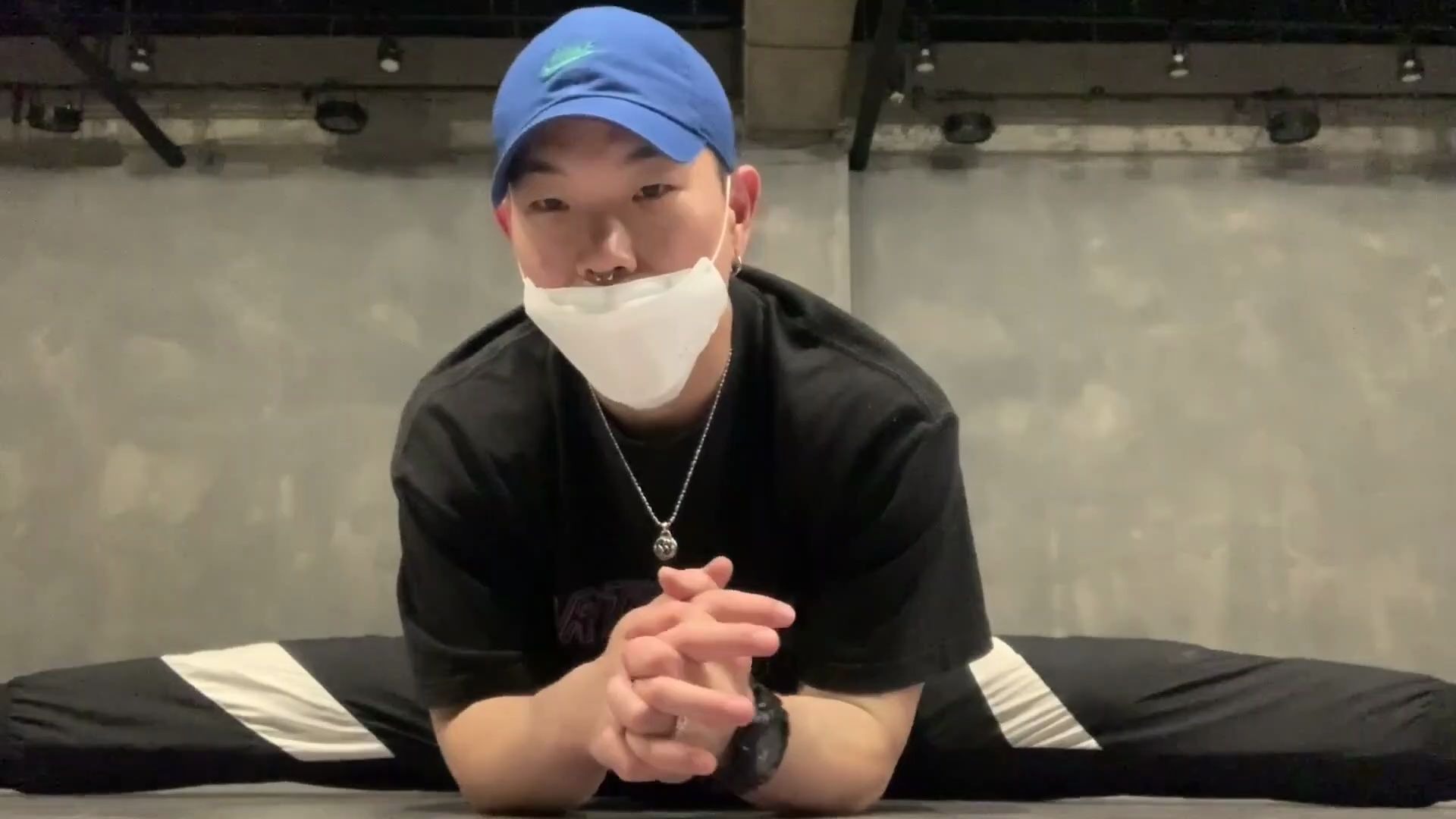 bboy生活vlog韩国heady老哥练习单手airflare受伤中文机翻