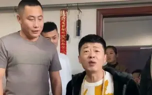 Télécharger la video: 热血老番街溜子 再次美国时间更新