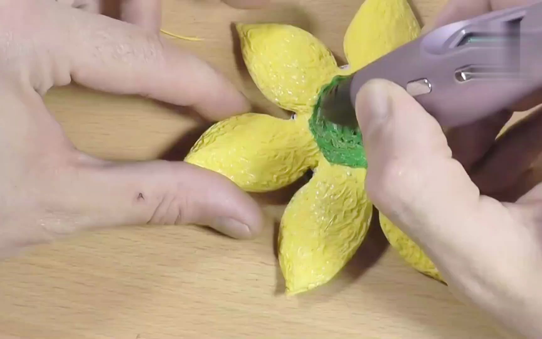 我用3d打印笔做了魔性太阳花!