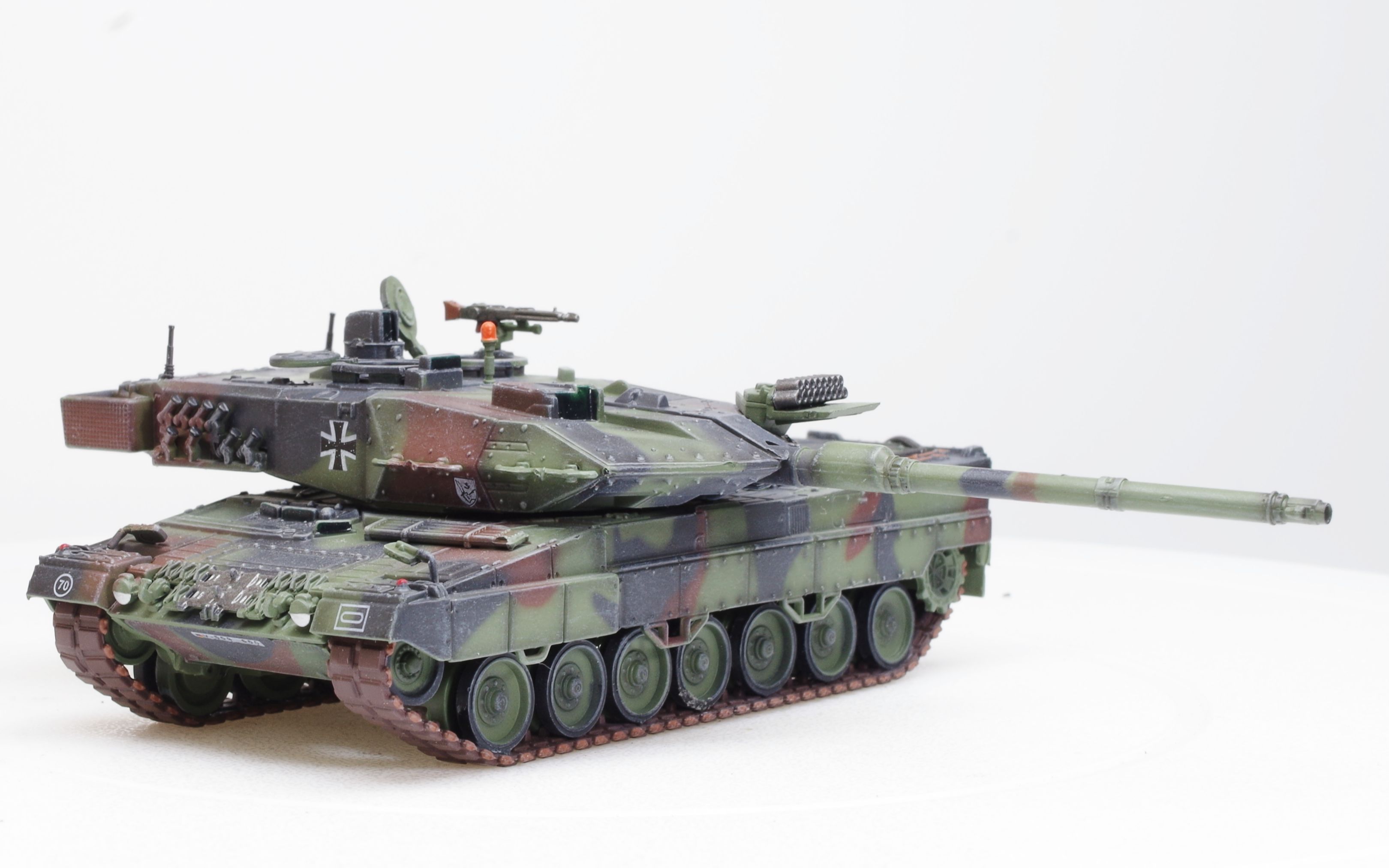 20191214三荣(Panzerkampf )成品1/72豹2A6北约三色哔哩哔哩bilibili