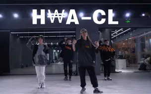 Download Video: 【饭饭Twinkle】H₩A-CL 本饭年下收割机实锤！神仙弟弟妹妹闪现我的课堂，太嗨了太帅了