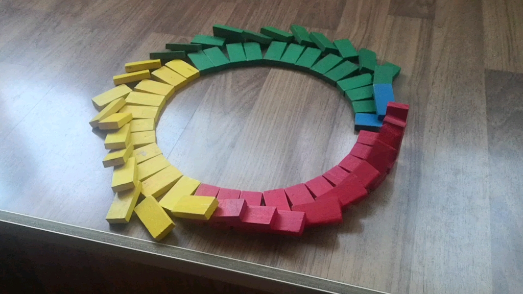 活动作品多米诺骨牌花样玩法弹跳阵