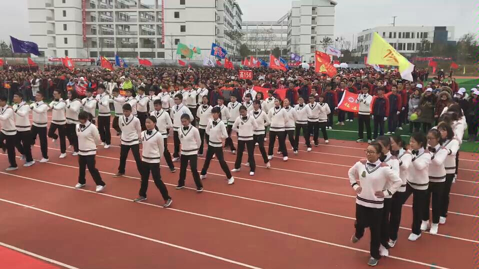 [图]［运动会开场舞］略有改动的兔子舞，整个年级中最秀的156班