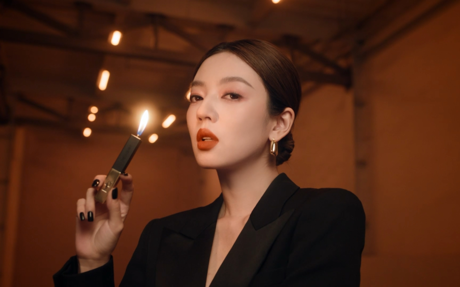 欢娱影视演员何瑞贤 诠释ysl2024·狩猎焰