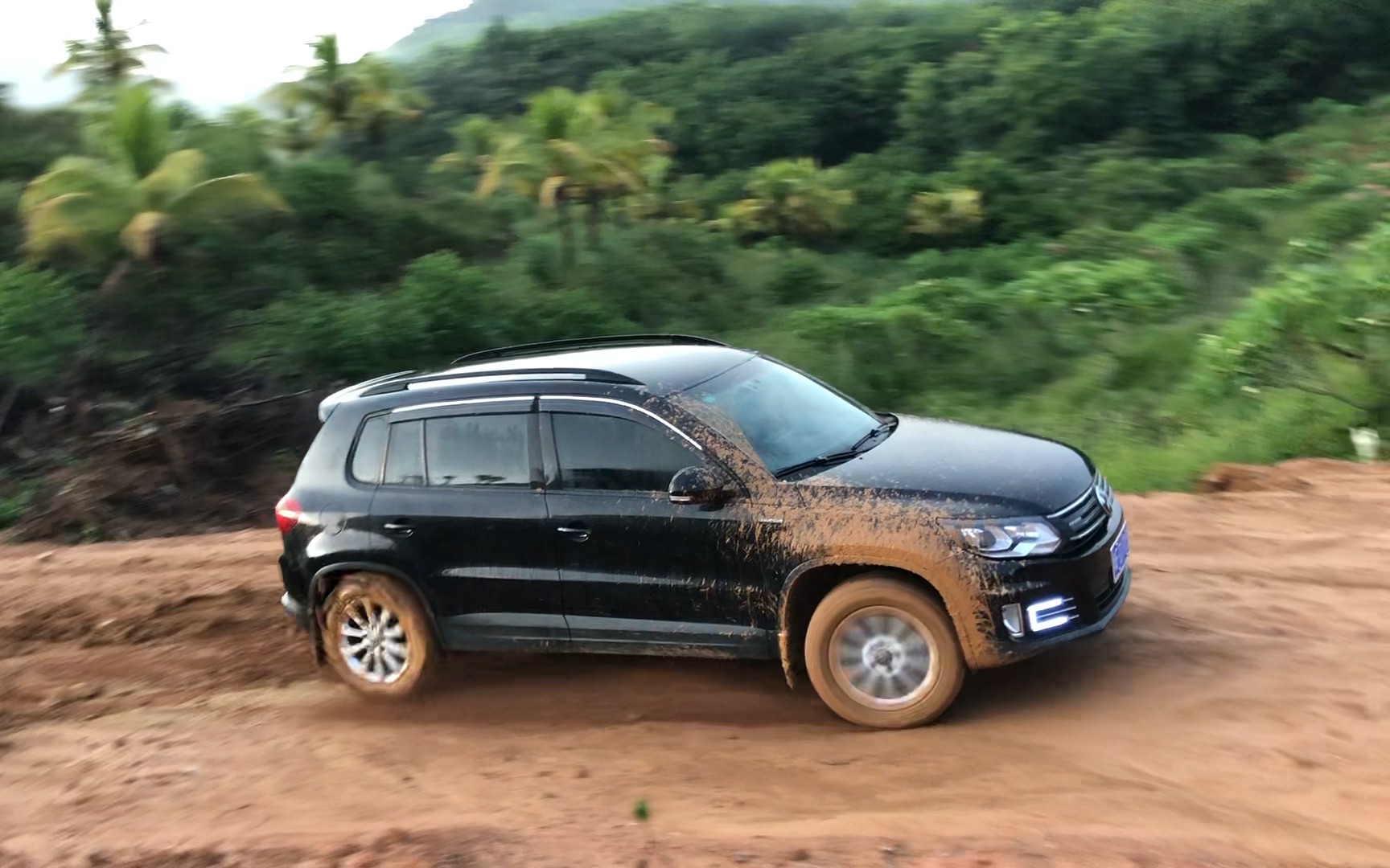 大众途观2014手动挡1.4t蓝驱版爬坡越野