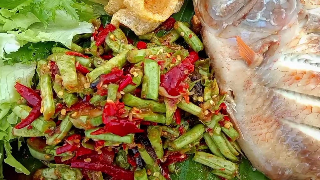 酸辣豇豆 碳烤鱼 搭配各种蔬菜