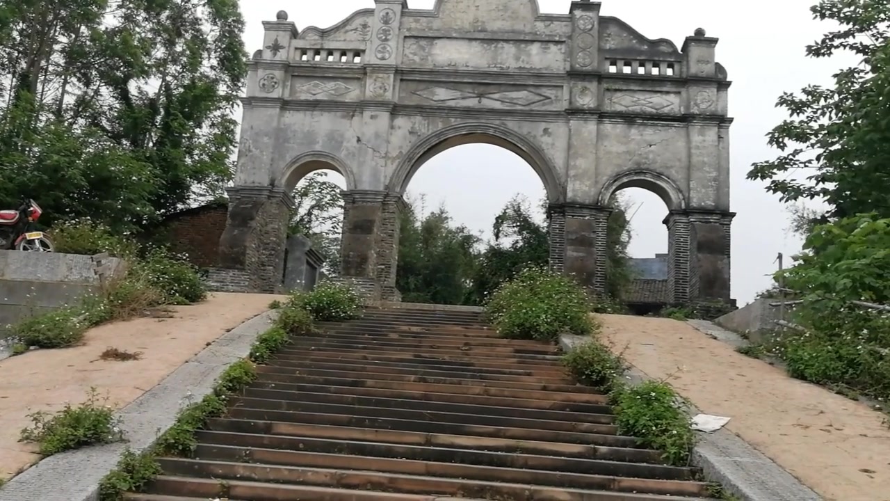 [图]当你沿着前辈的足迹来到贵港昔日繁华的码头遗址，你会寻找到历史的沉积