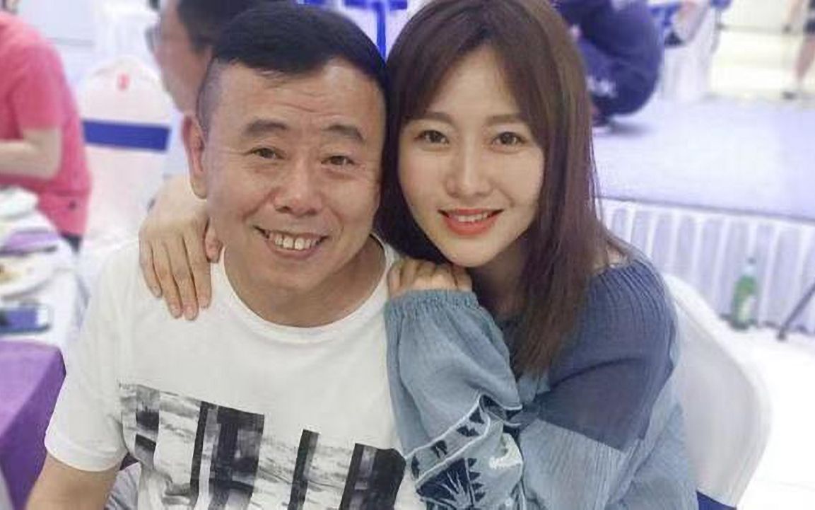 61岁的潘长江宣布自己老来得子,看到他儿子后,大家表示祝贺
