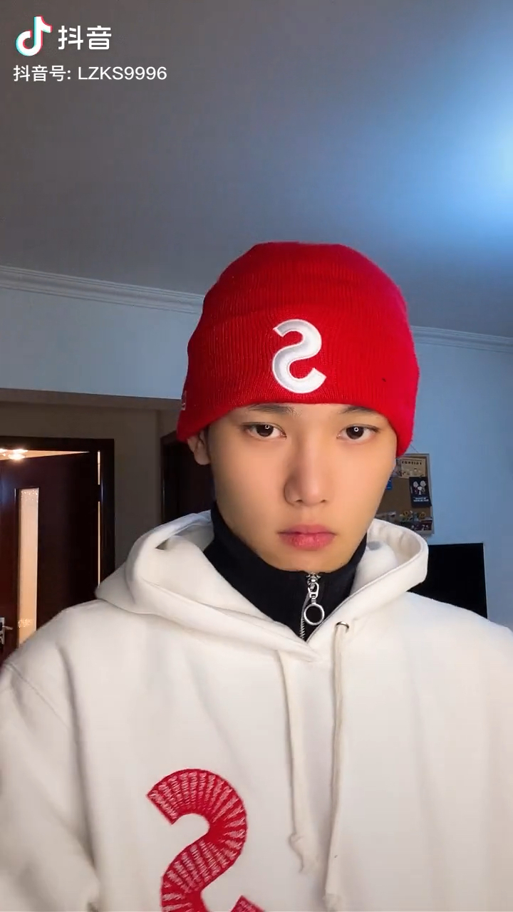 刘泽楷112dy视频今天的包被太