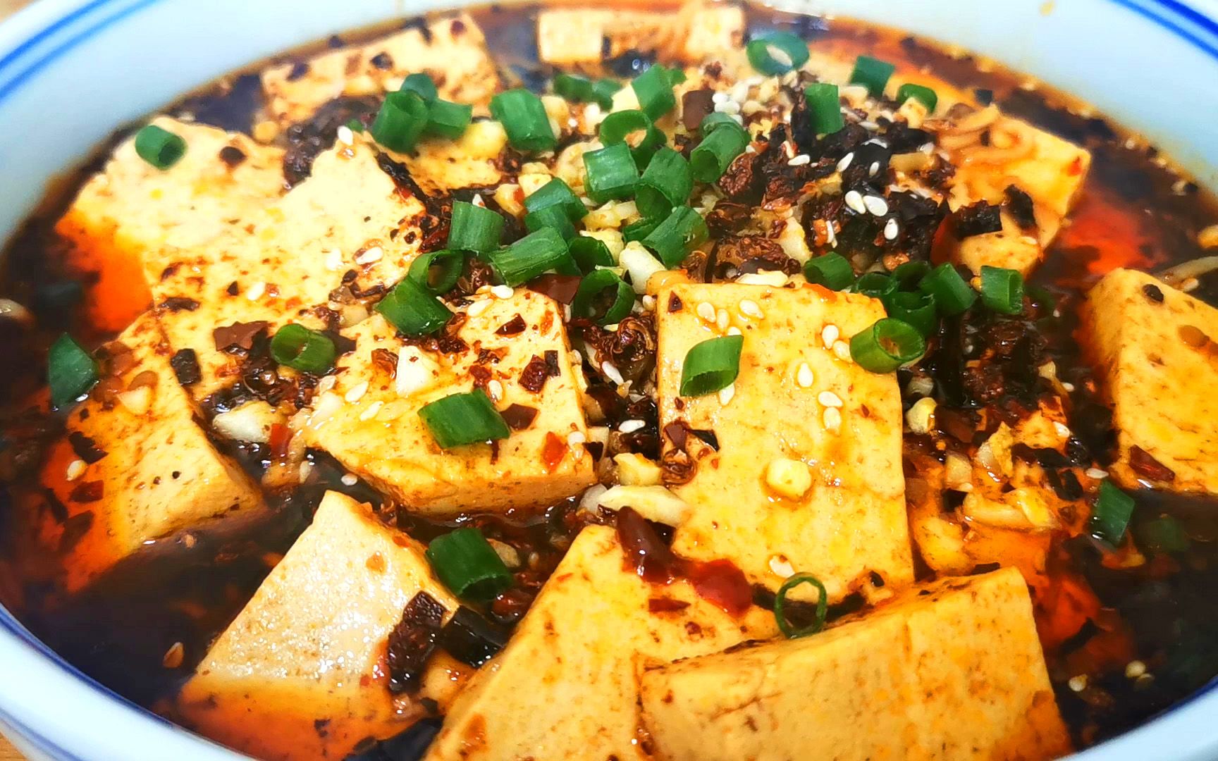 豆腐别再红烧了,教你做四川"水煮豆腐",麻辣鲜香,下饭又解馋