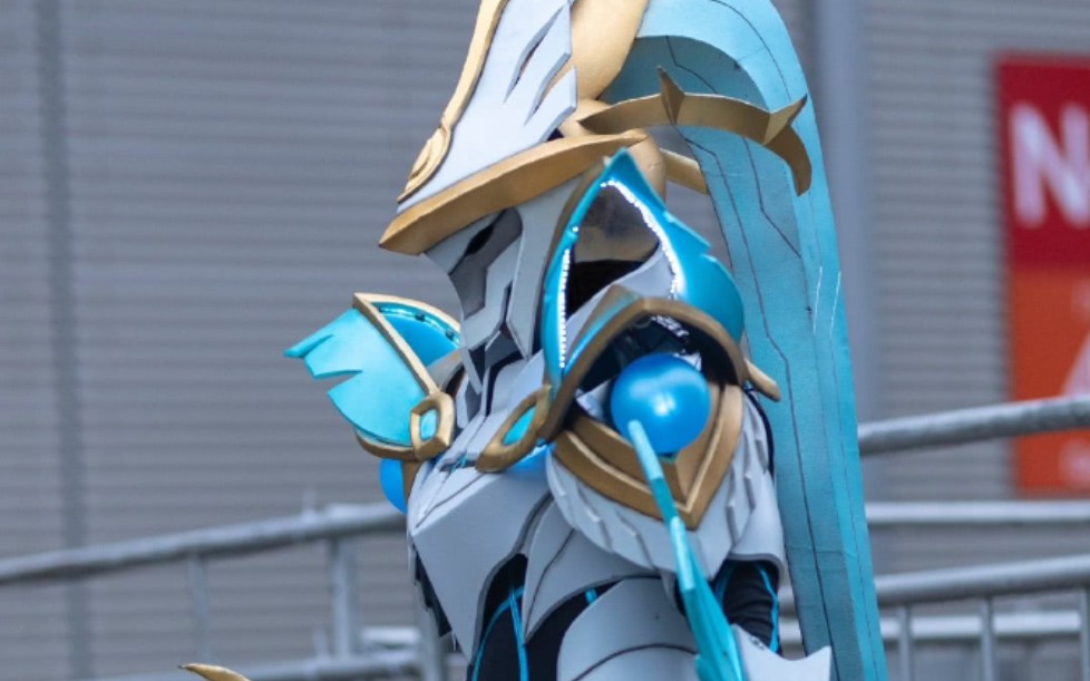 曙光守护者cos:请不必把我视做天使,因为很多的天使,没有翅膀